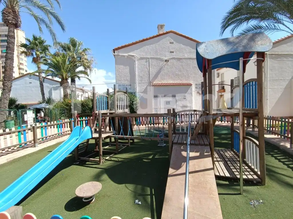 Terrace of Houses for rent in Benidorm  with Air Conditioner, Swimming Pool and Furnished