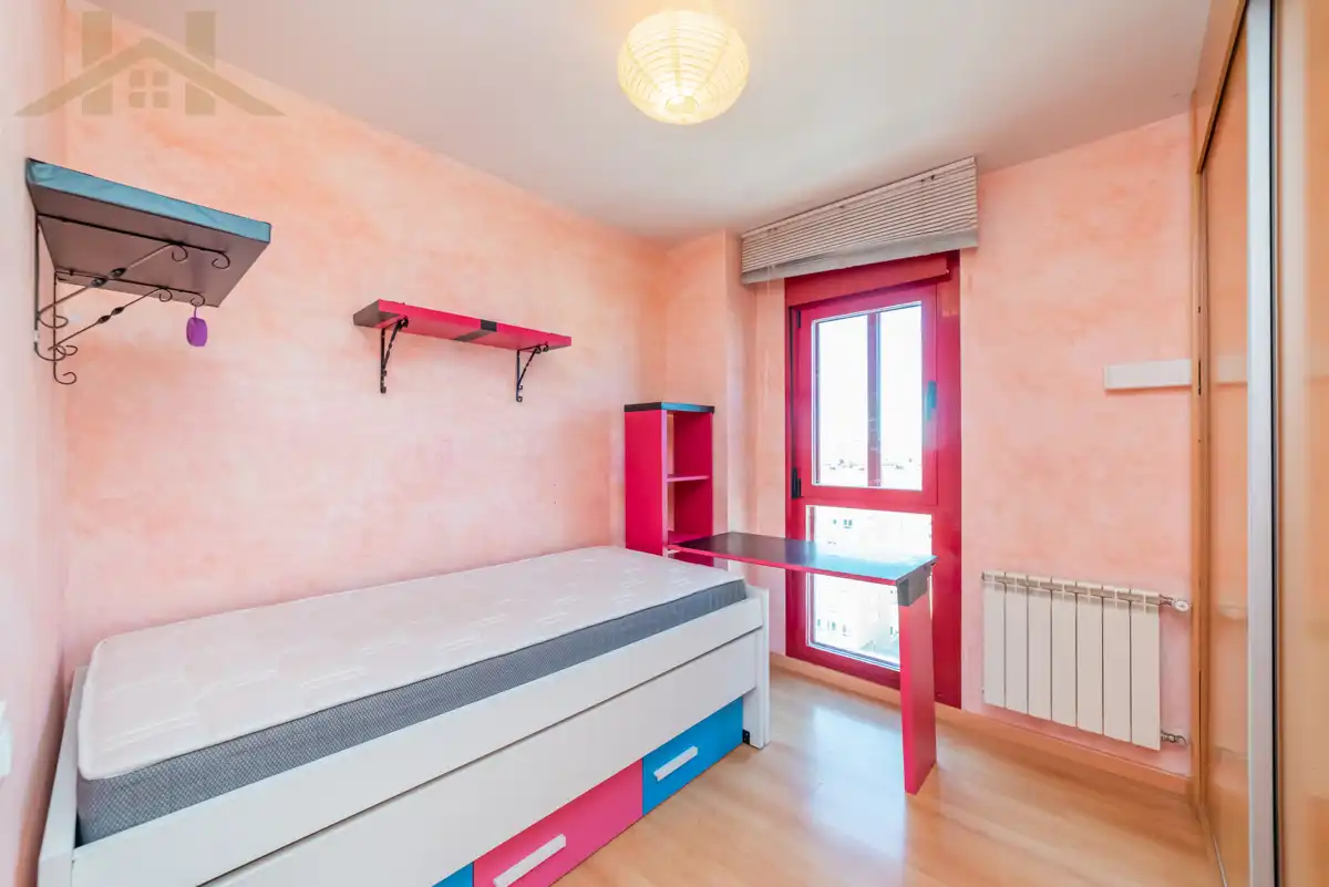 Flat for sale in Calle del Planeta Venus, Parla Este
