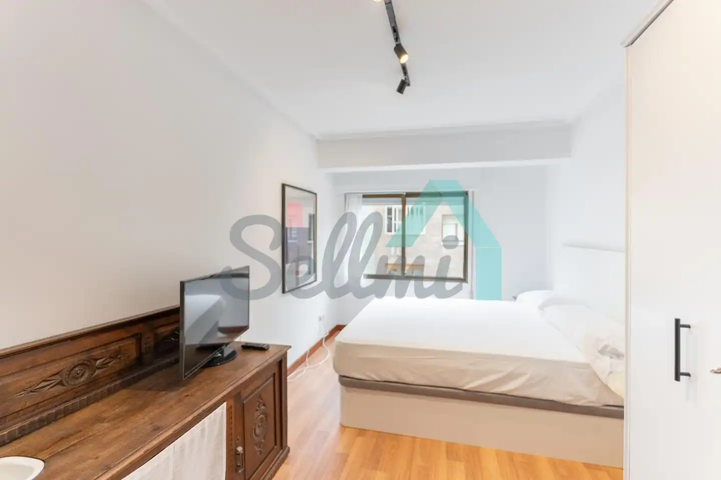 Habitación de Piso de alquiler en Gijón  con Calefacción y Amueblado