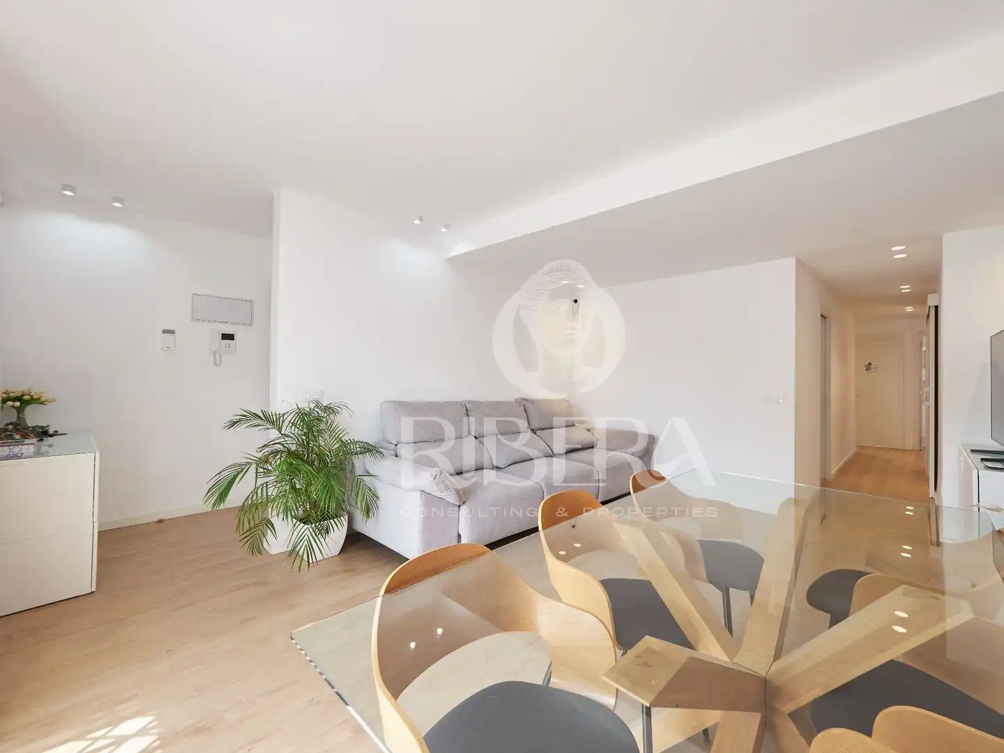 Schlafzimmer von Dachboden zum Verkauf in Valencia mit Klimaanlage, Terrasse und Abstellraum