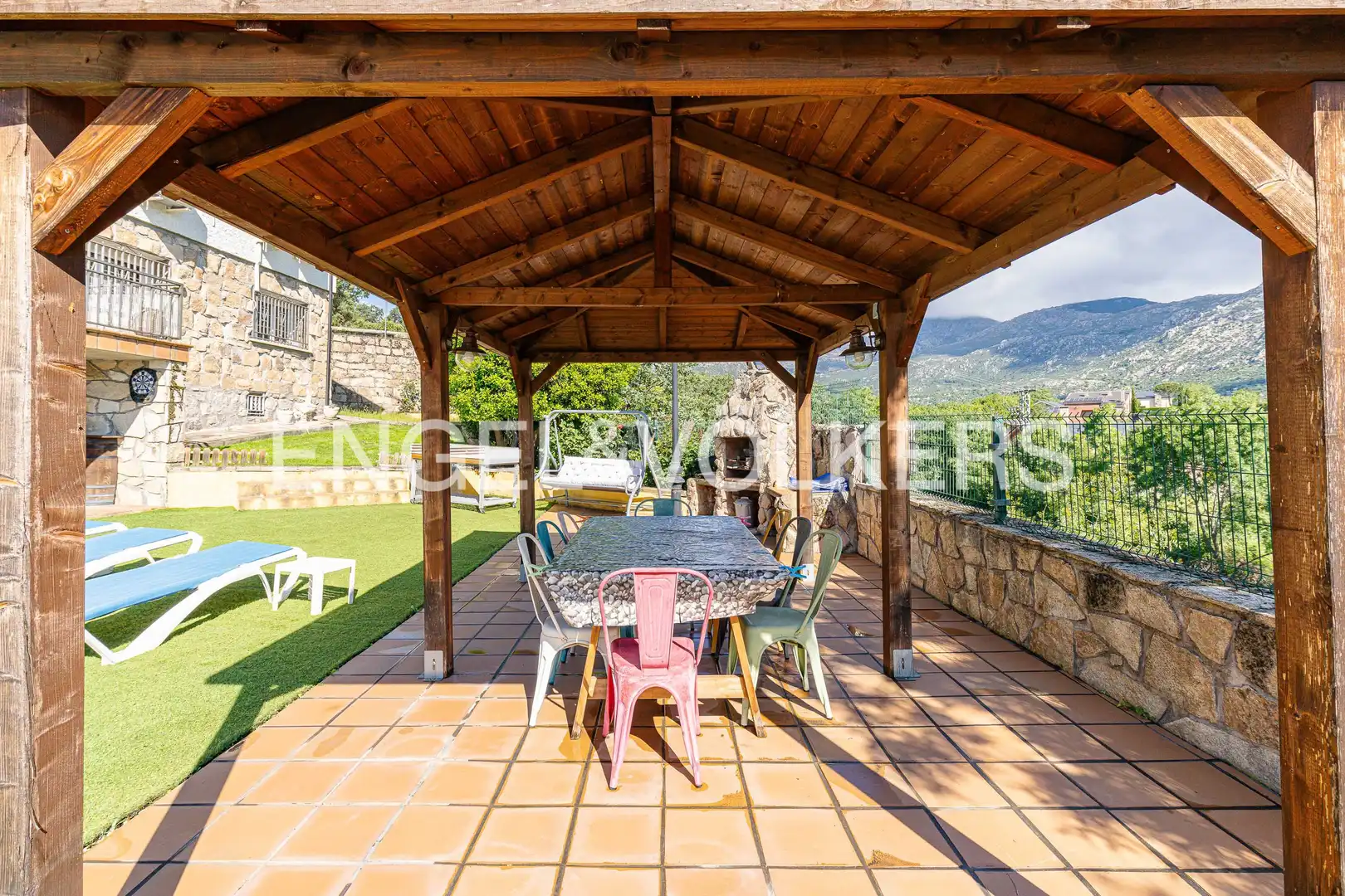 Terrassa de Casa o xalet en venda en El Boalo - Cerceda – Mataelpino amb Aire condicionat, Calefacció i Jardí privat
