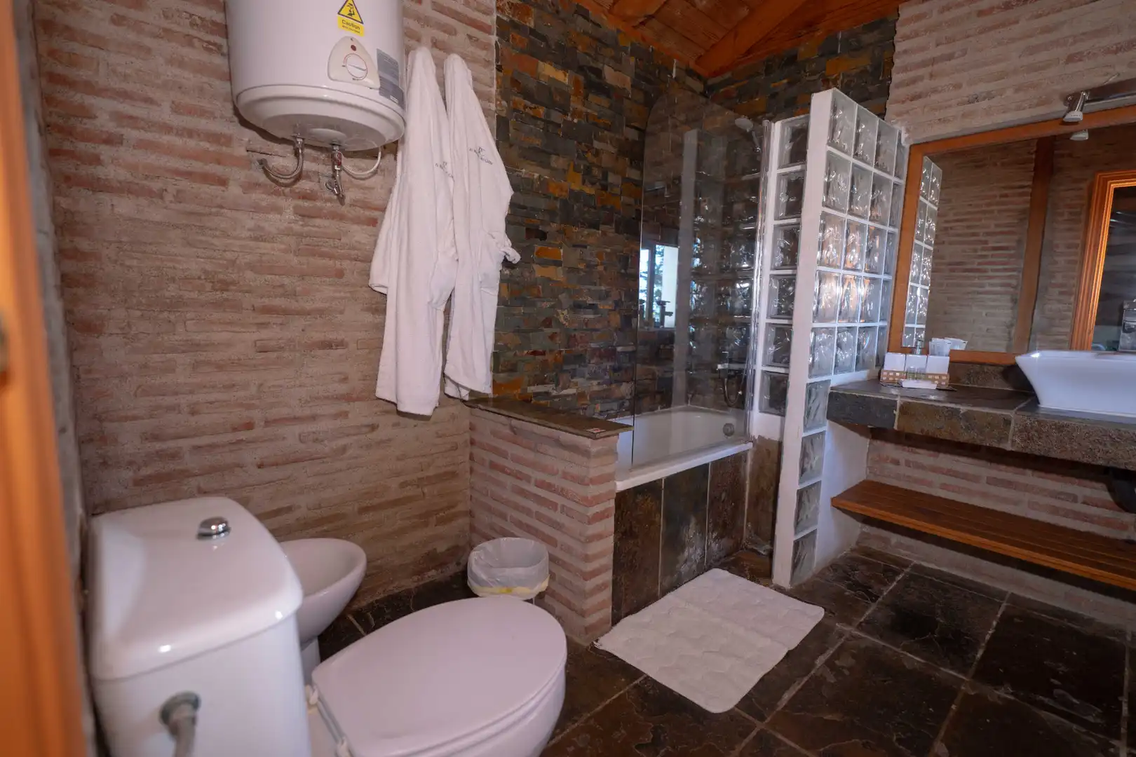 Baño de Finca rústica en venta en Nevada con Aire acondicionado, Jardín privado y Terraza