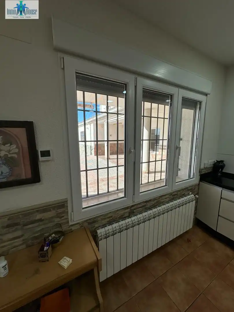 Vista exterior de Casa o xalet en venda en Albacete amb Aire condicionat, Jardí privat i Parquet