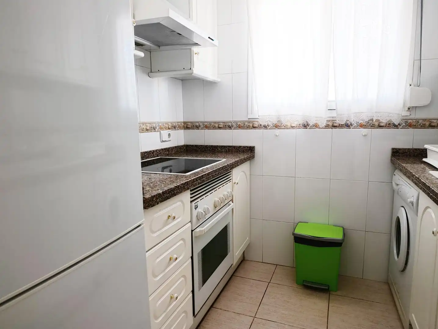 Cocina de Apartamento de alquiler en Dénia con Aire acondicionado, Calefacción y Jardín privado