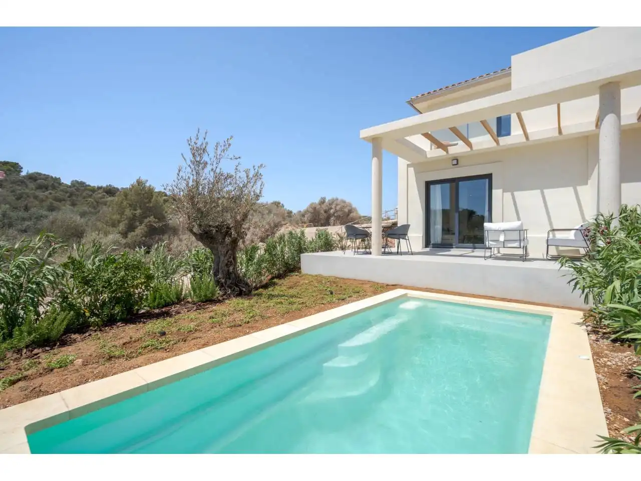 Casa pareada con piscina en venta en Calle Castellot 1, imagen 2