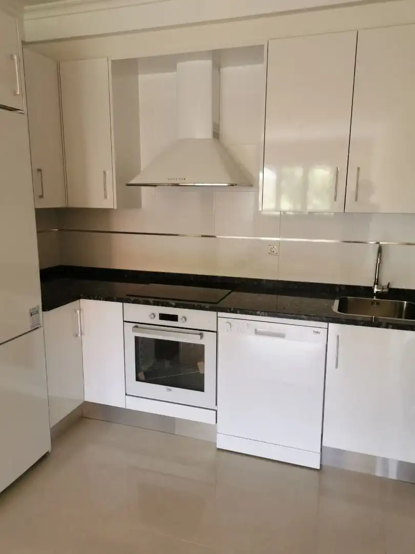 Cocina de Apartamento de alquiler en Ponferrada con Calefacción, Trastero y Balcón