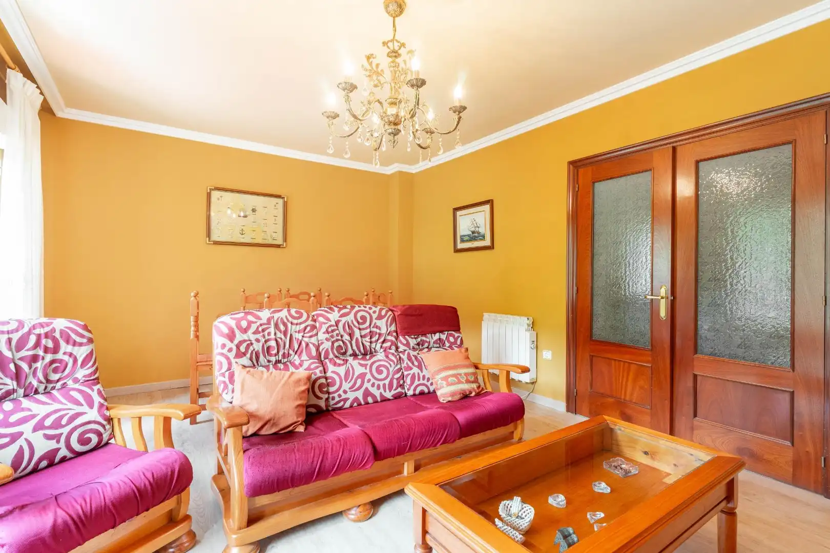 Sala de estar de Casa o chalet en venta en Tineo con Calefacción, Jardín privado y Terraza