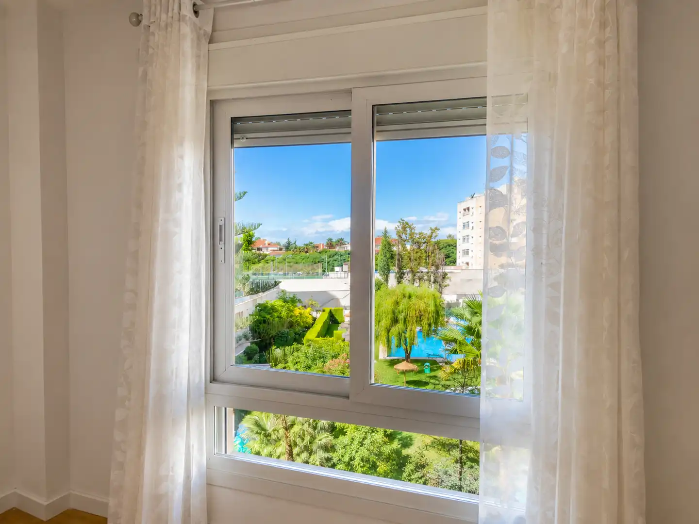 Dormitori de Pis en venda en Málaga amb Aire condicionat, Jardí privat i Terrassa