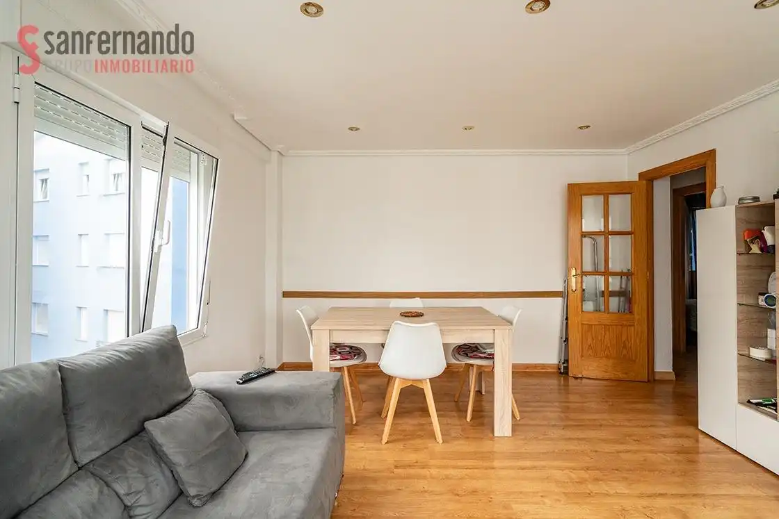 Wohnzimmer von Wohnung zum Verkauf in Suances mit Abstellraum