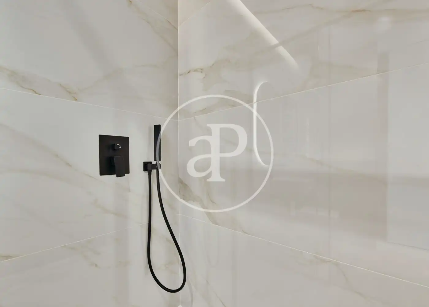 Bathroom of Flat for sale in Madrid  with Air Conditioner, Heating and Furnished