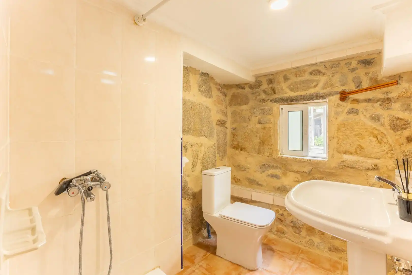 Bathroom of Country homes for sale in Salvaterra de Miño  with Air Conditioner, Heating and Private garden
