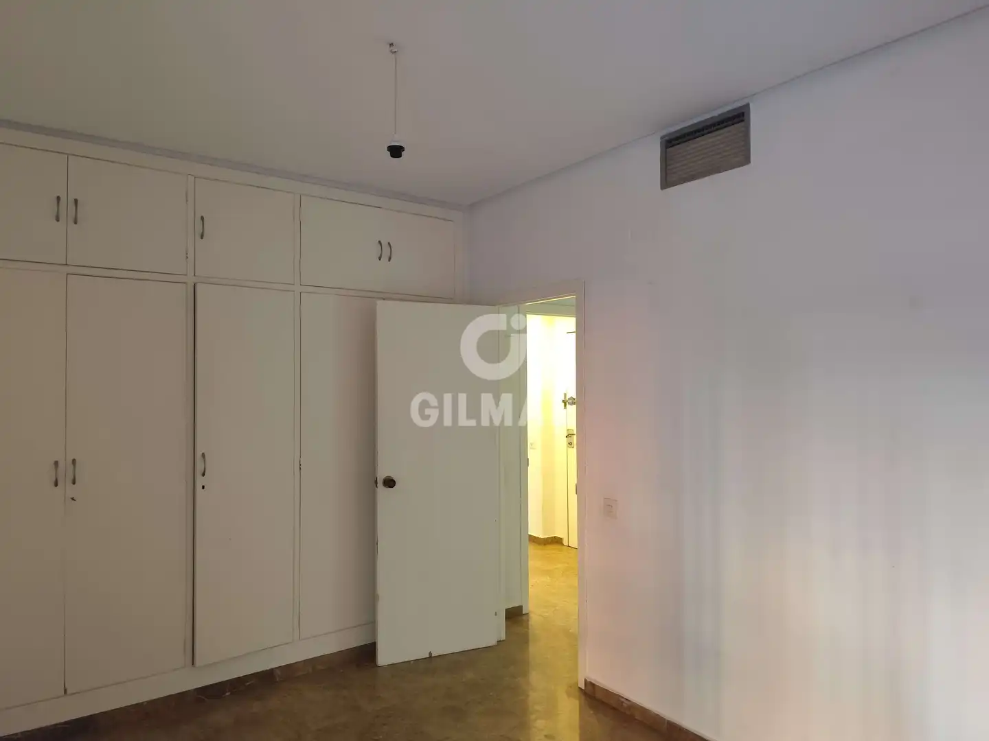 Habitación de Apartamento de alquiler en Sevilla con Calefacción y Balcón