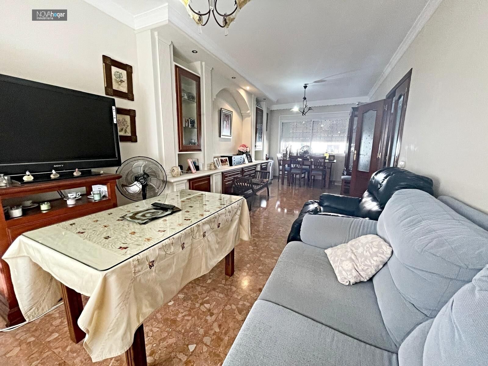 Sala de estar de Casa adosada en venta en Cártama con Aire acondicionado, Terraza y Trastero