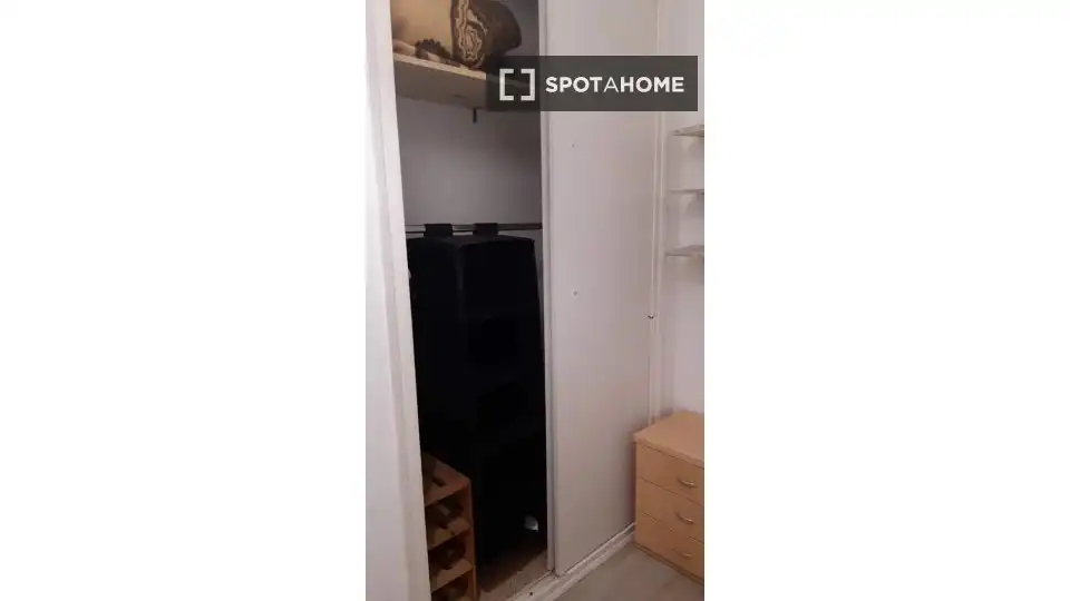 Room in Califòrnia - Santa Madrona