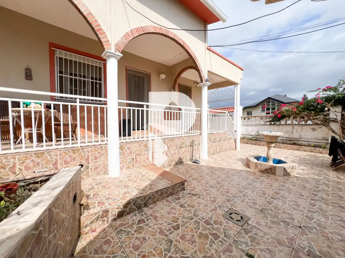 Vista exterior de Casa o chalet en venta en Sant Boi de Llobregat con Calefacción, Jardín privado y Terraza