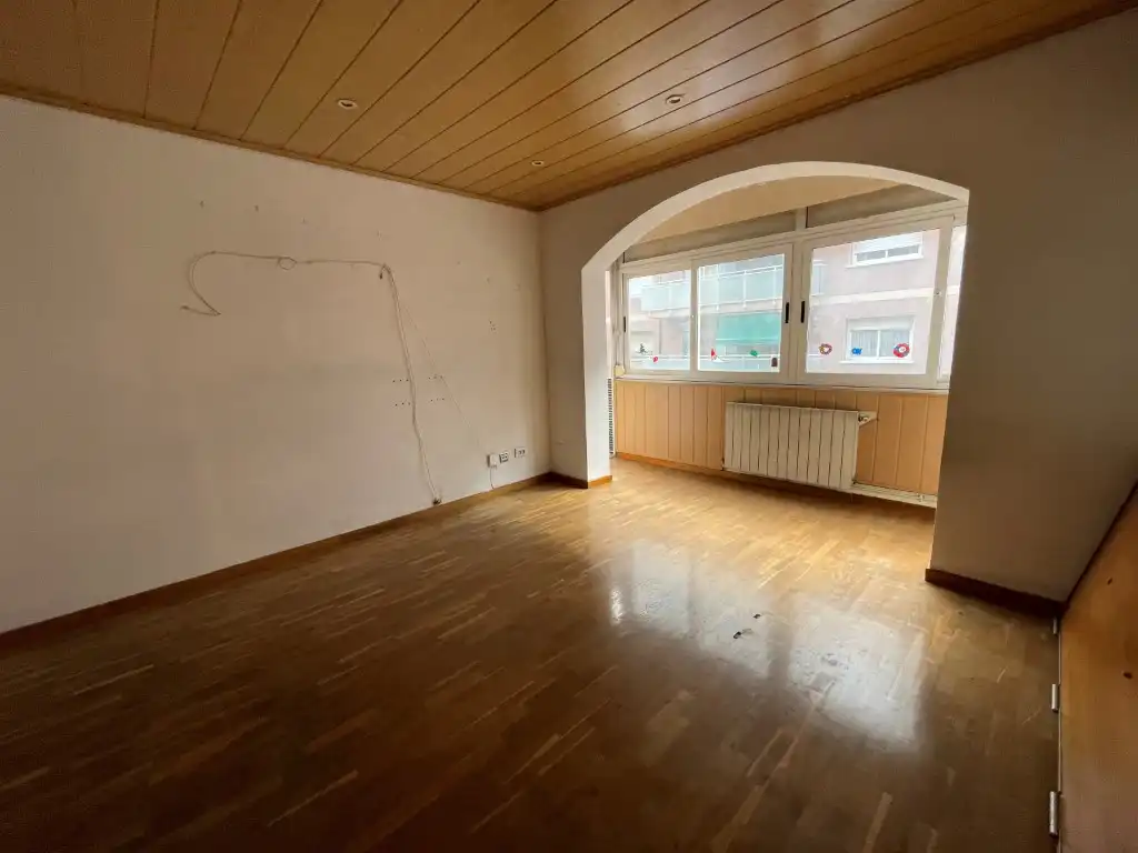 Flat with lift for sale in Calle Tres D'Abril Del, imagen 2