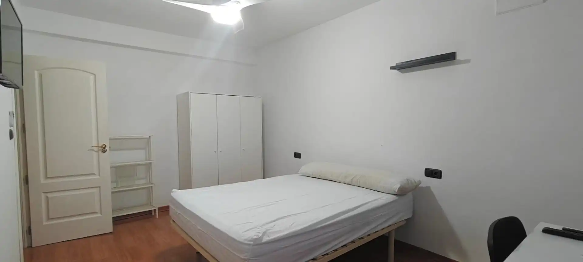Schlafzimmer von Wohnung zur untervermieten in Beiro