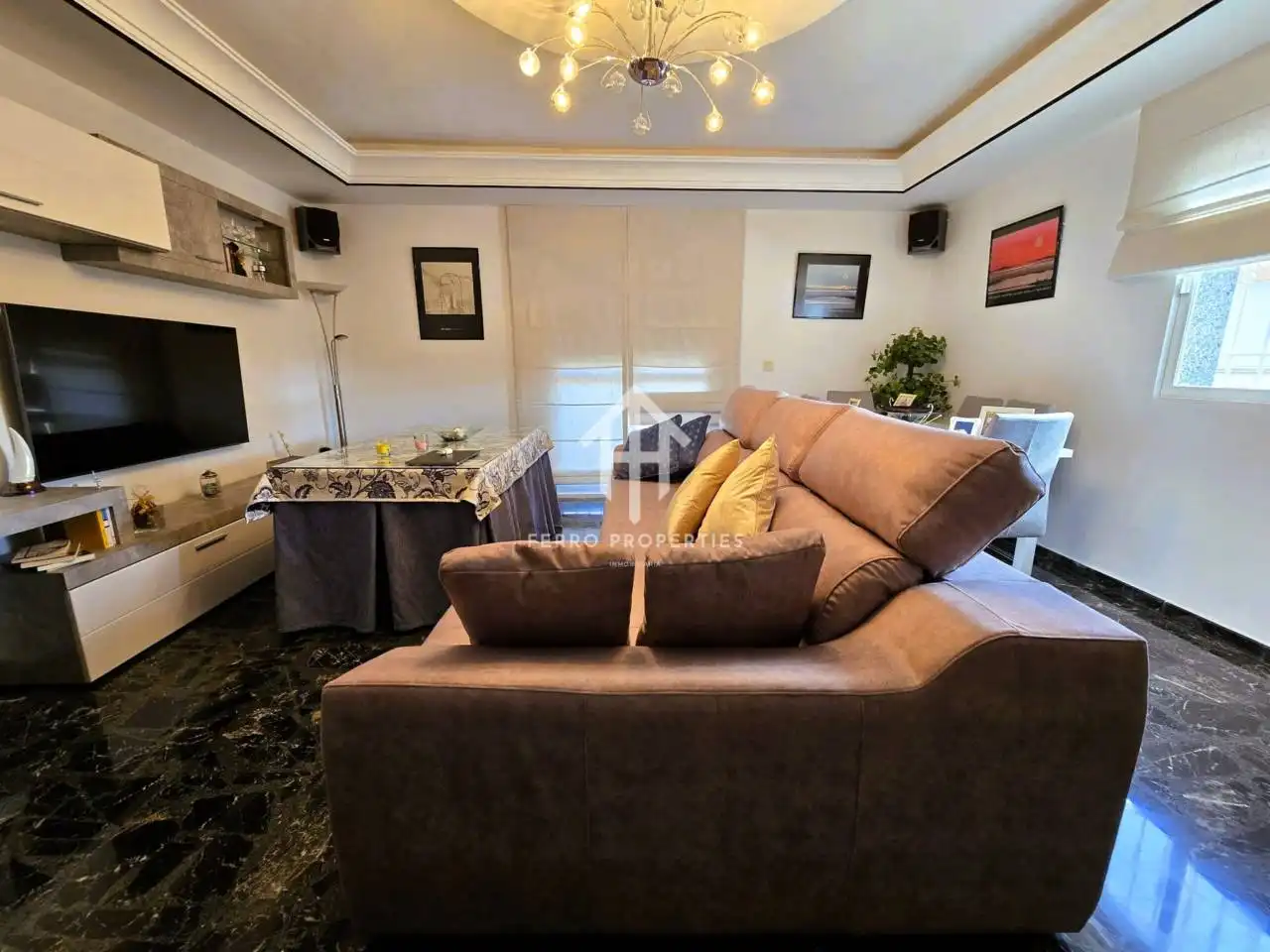 Sala d'estar de Casa o xalet en venda en Loja amb Jardí privat, Terrassa i Piscina