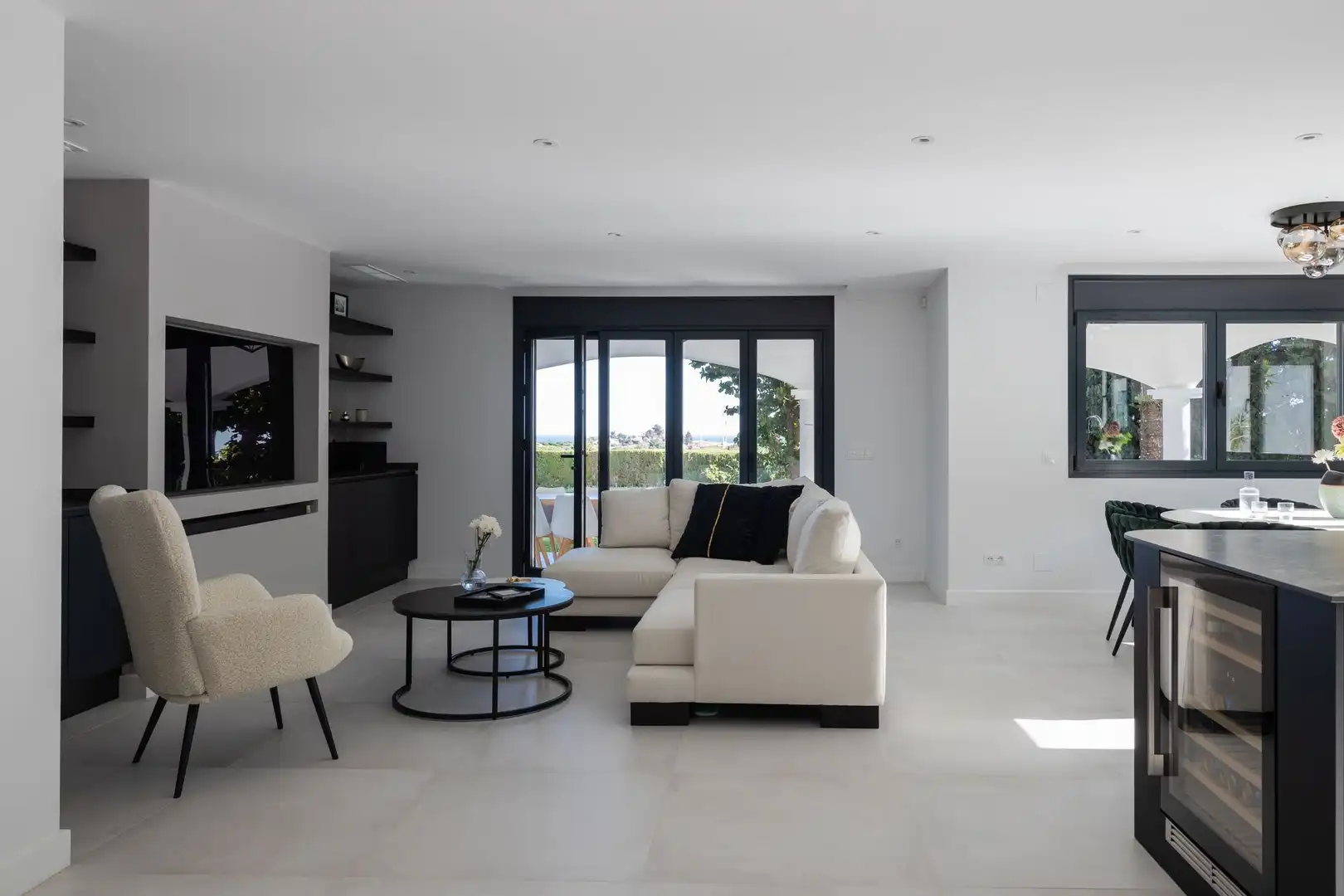 Sala de estar de Casa o chalet en venta en Benahavís con Terraza y Balcón