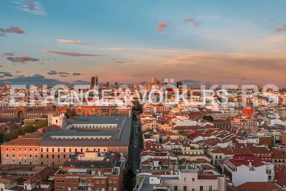 Außenansicht von Wohnung zur Miete in Madrid mit Klimaanlage, Heizung und Terrasse