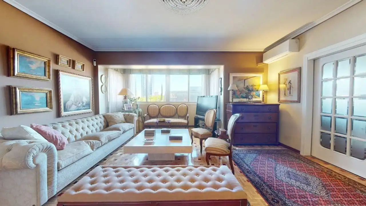 Living room of Flat for sale in Madrid  with Air Conditioner and Heating