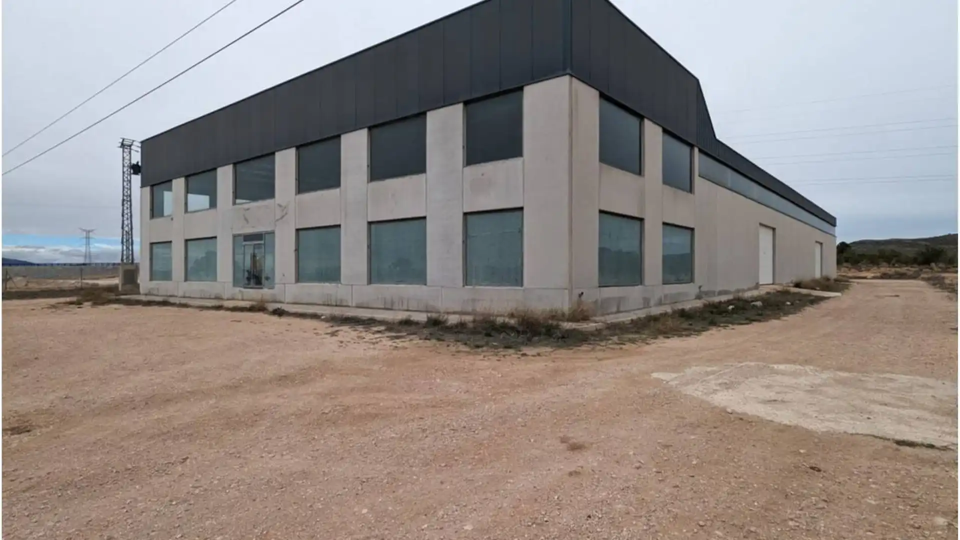 Vista exterior de Nave industrial en venta en Yecla