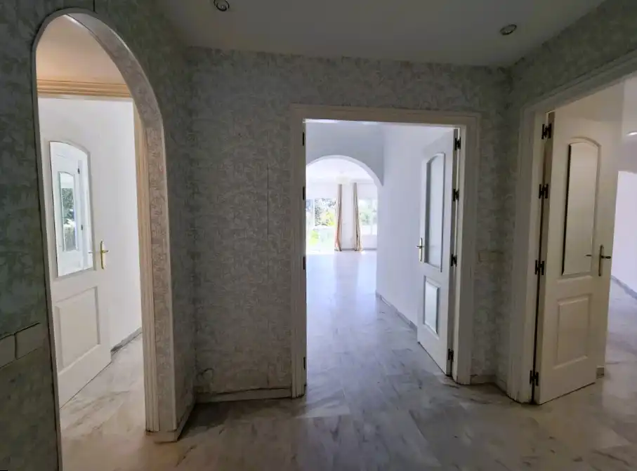 Flat for sale in Marbella  with Air Conditioner, Private garden and Terrace