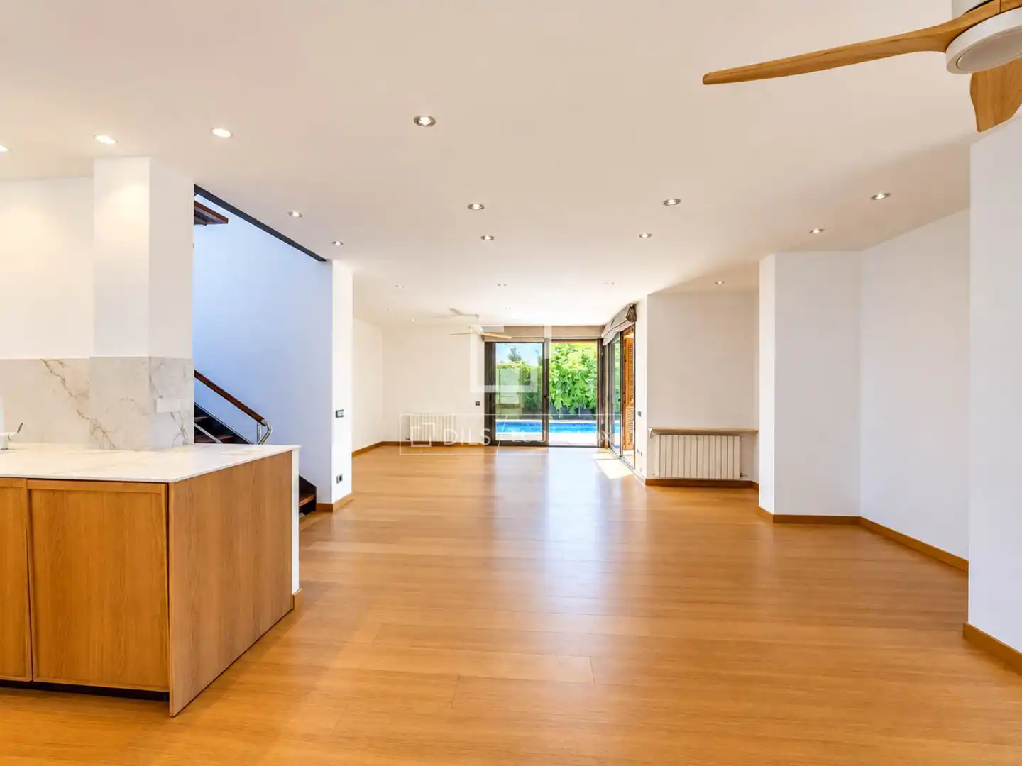 Villa avec terrasse à vendre à Vallpineda - Santa Bárbara, imagen 3