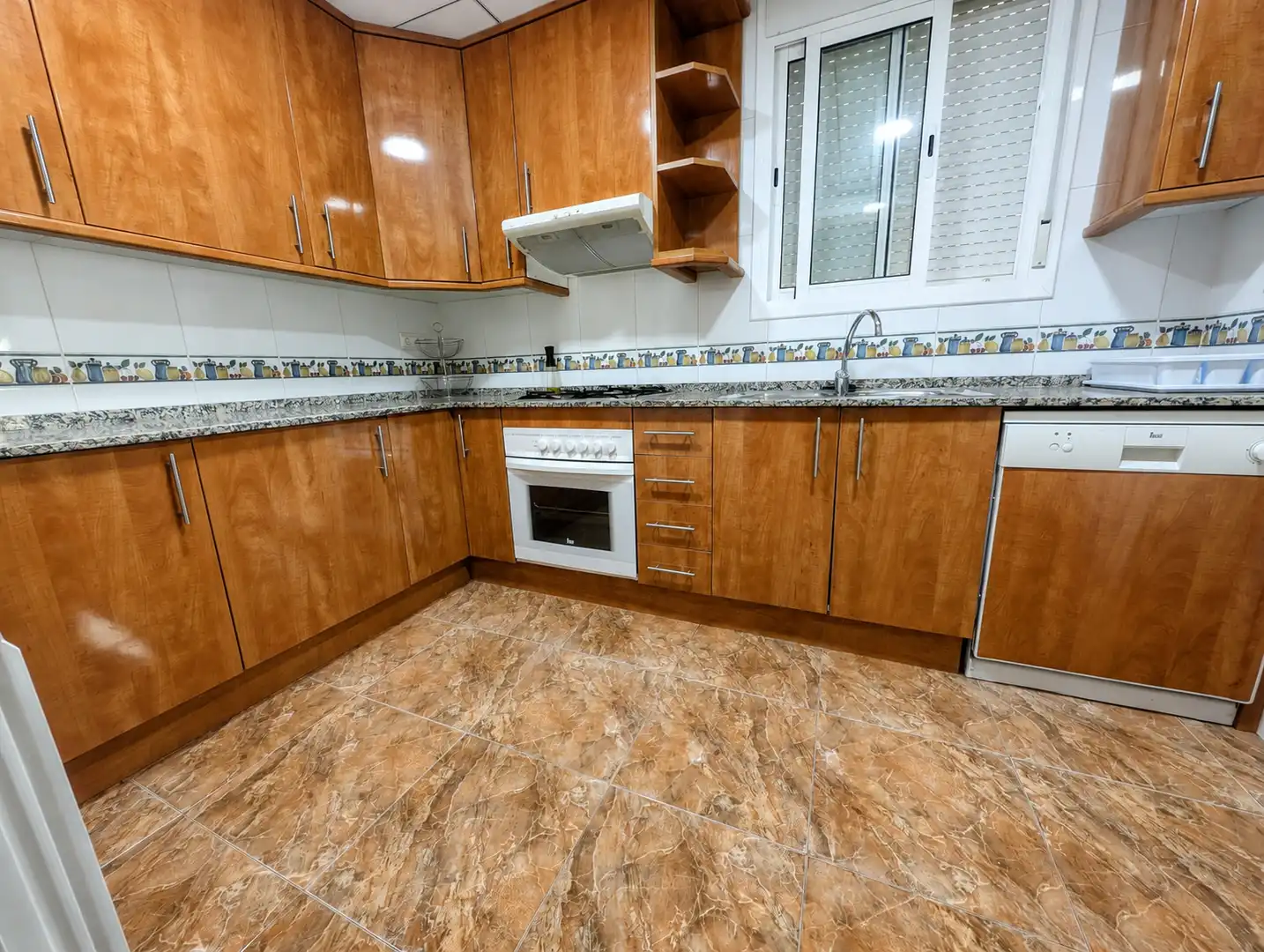 Cocina de Piso de alquiler en Reus con Aire acondicionado, Calefacción y Horno