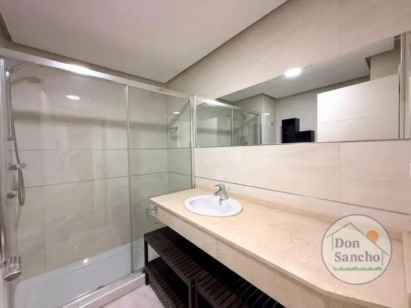 Bathroom of Attic for sale in Valladolid  with Air Conditioner, Heating and Terrace