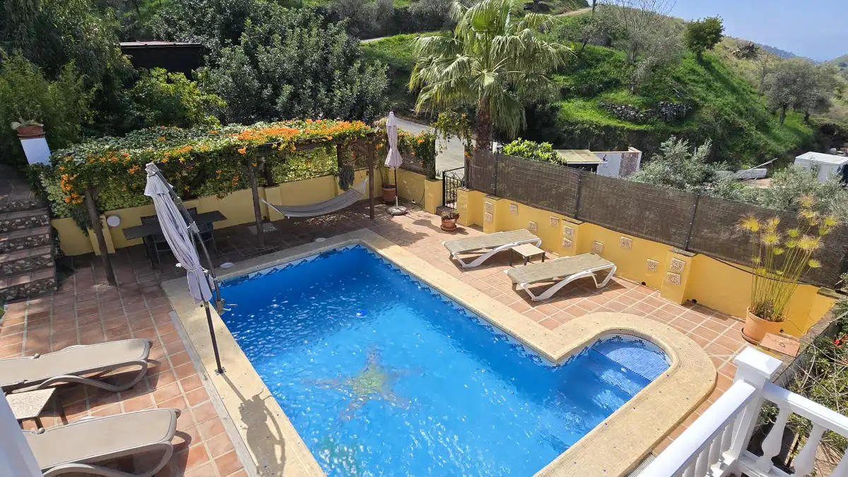 Casa rústica amb jardí en venda a Cómpeta, imagen 3