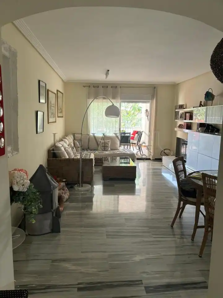 Sala de estar de Piso en venta en Nueva Andalucía