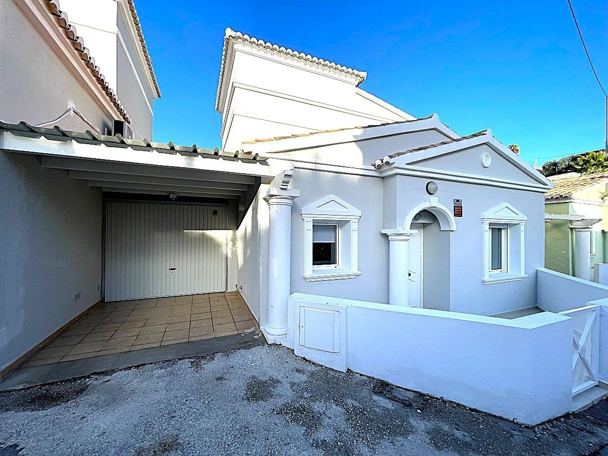 Exterior view of House or chalet for sale in Calpe / Calp  with Air Conditioner, Heating and Private garden