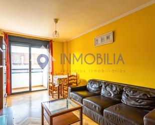 Living room of Flat for sale in  Madrid Capital  with Air Conditioner, Heating and Parquet flooring