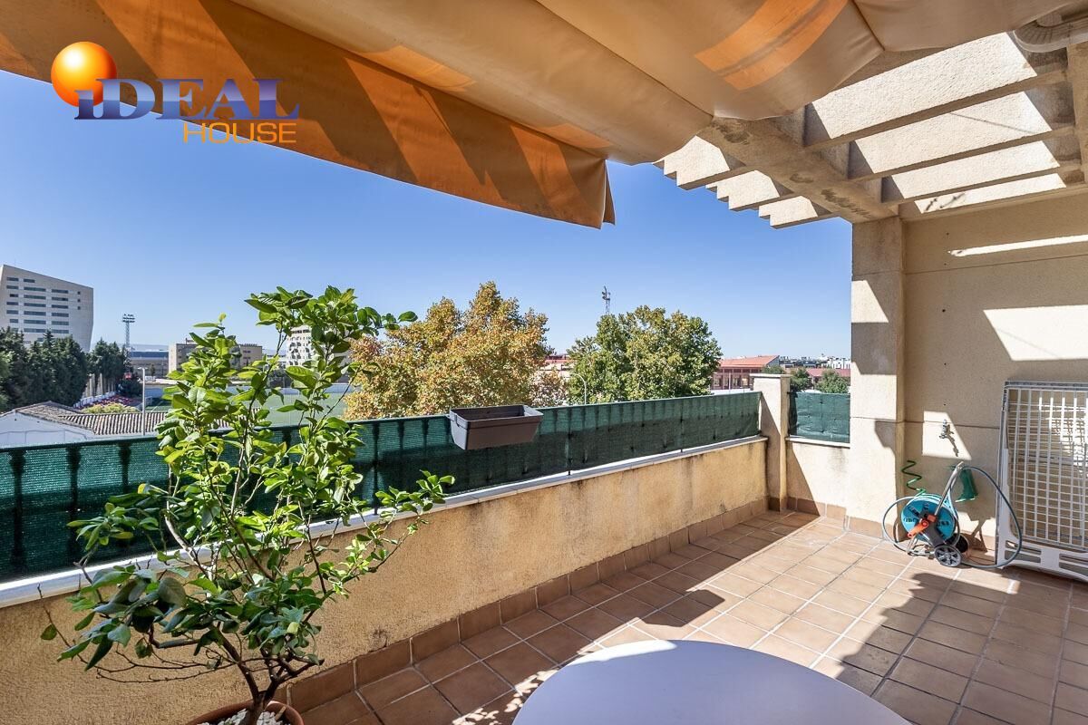 Terrassa de Casa o xalet en venda en  Granada Capital amb Terrassa