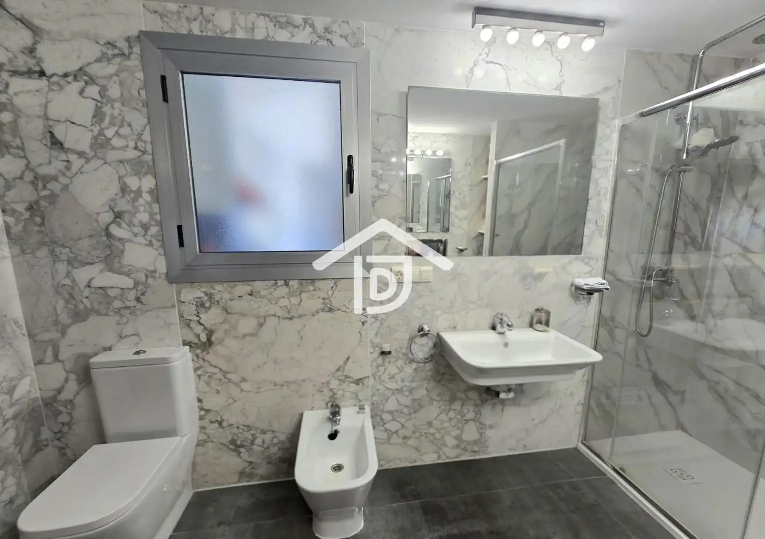 Baño de Piso en venta en Valencia con Aire acondicionado, Calefacción y Parquet
