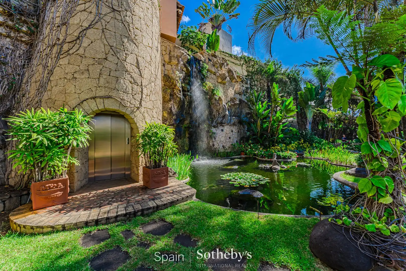 Exterior view of Houses for sale in La Orotava  with Air Conditioner, Heating and Private garden