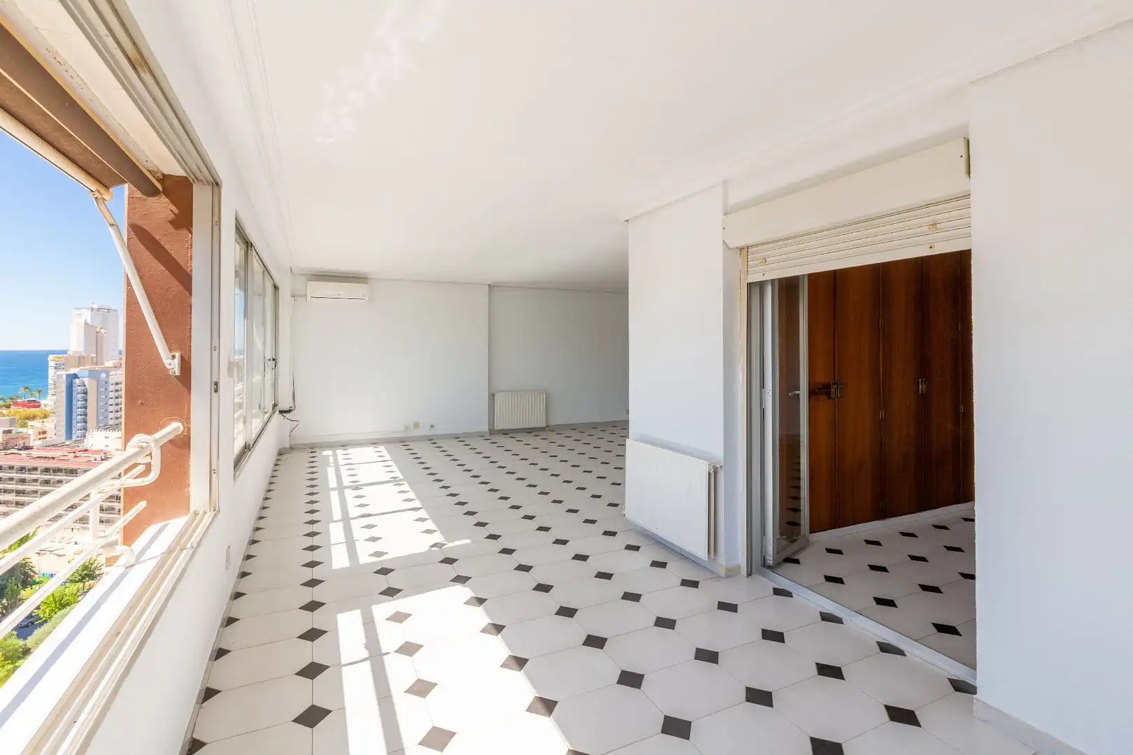 Piso en venta en Benidorm con Aire acondicionado, Calefacción y Piscina comunitaria