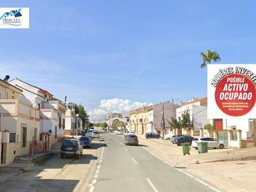 Casa con piscina en venta en Calle de la Mina