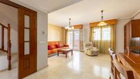 Sala d'estar de Casa o xalet en venda en  Almería Capital amb Aire condicionat, Calefacció i Jardí privat