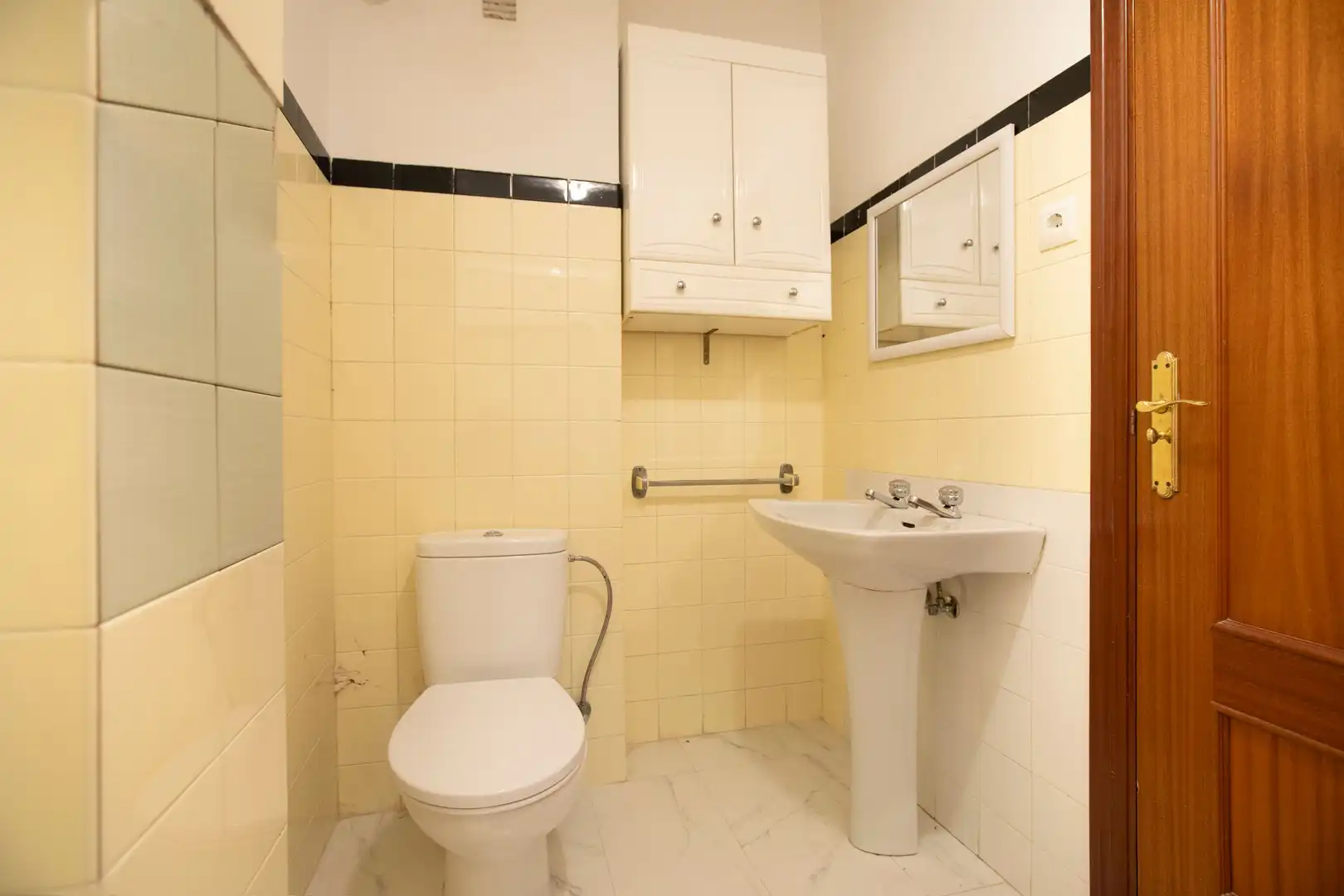 Baño de Piso en venta en Santander con Terraza, Amueblado y Balcón
