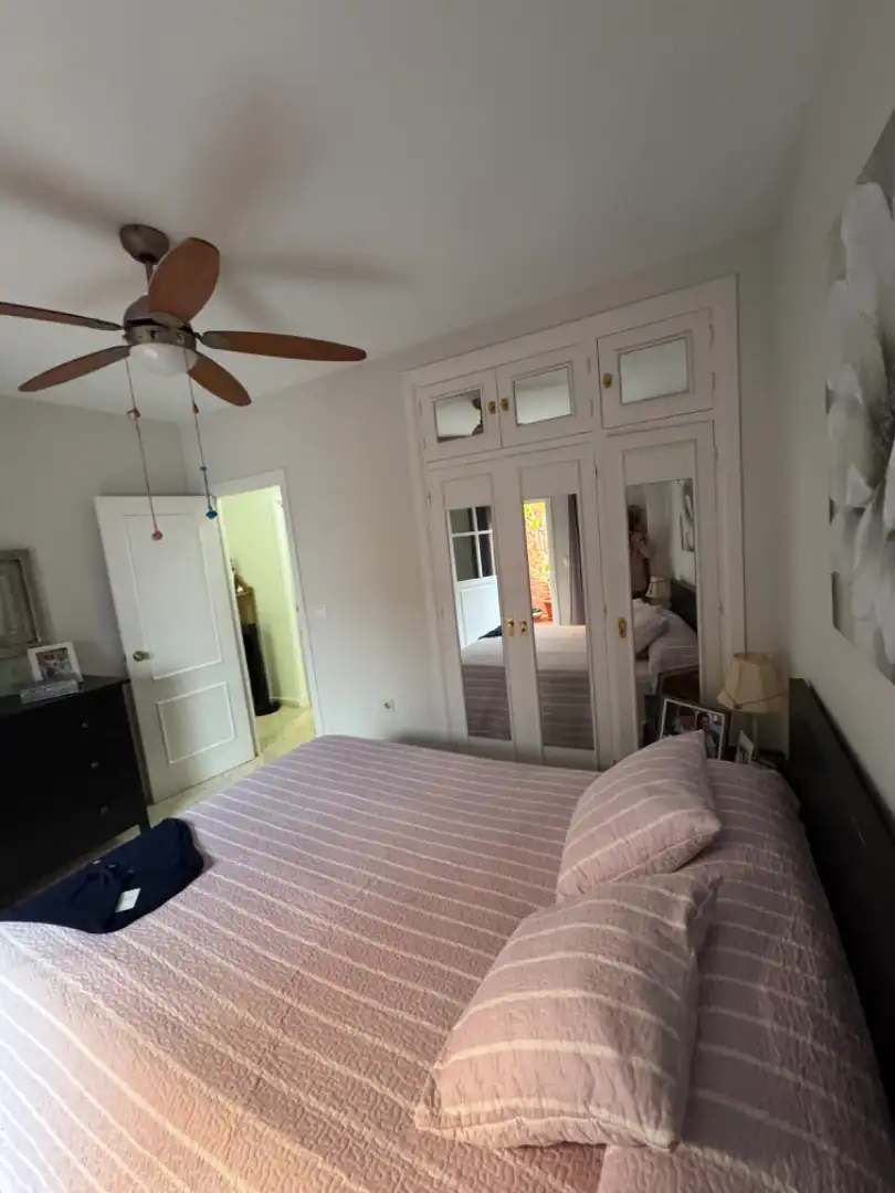 Habitación de Casa adosada en venta en Centro - Calzada - Cabo Noval
