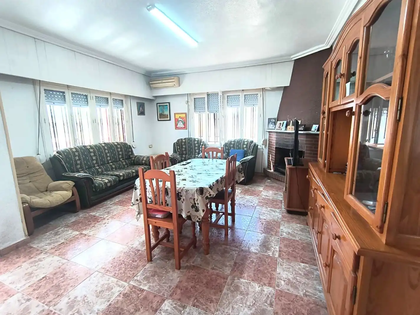 Sala d'estar de Casa o xalet en venda en Crevillent amb Aire condicionat, Terrassa i Piscina