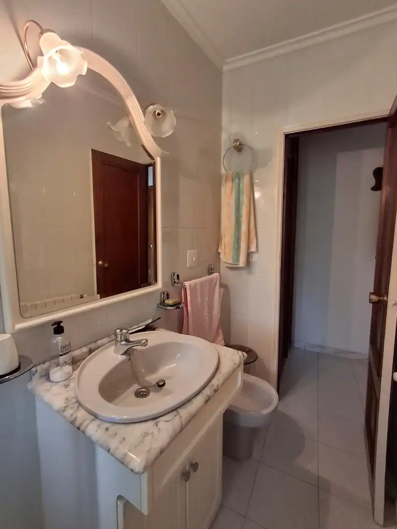 Bany de Casa o xalet en venda en Ourense Capital  amb Moblat