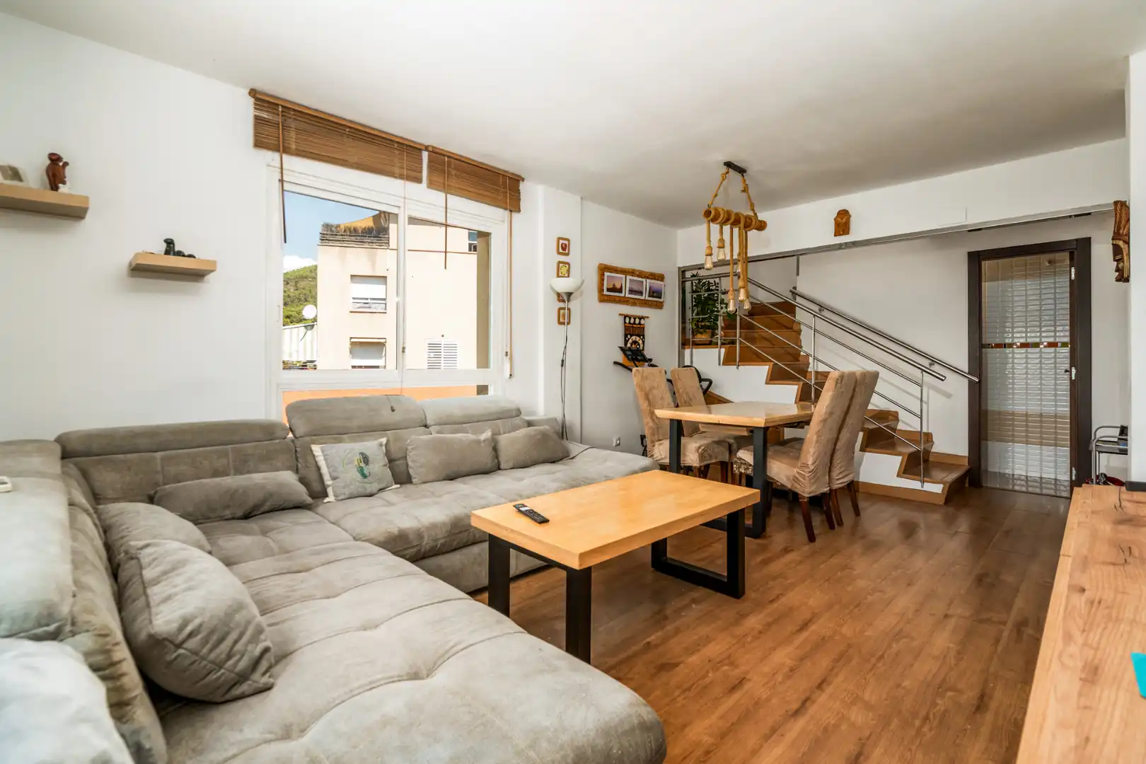 Wohnzimmer von Wohnung zum Verkauf in Castelldefels mit Klimaanlage, Heizung und Terrasse
