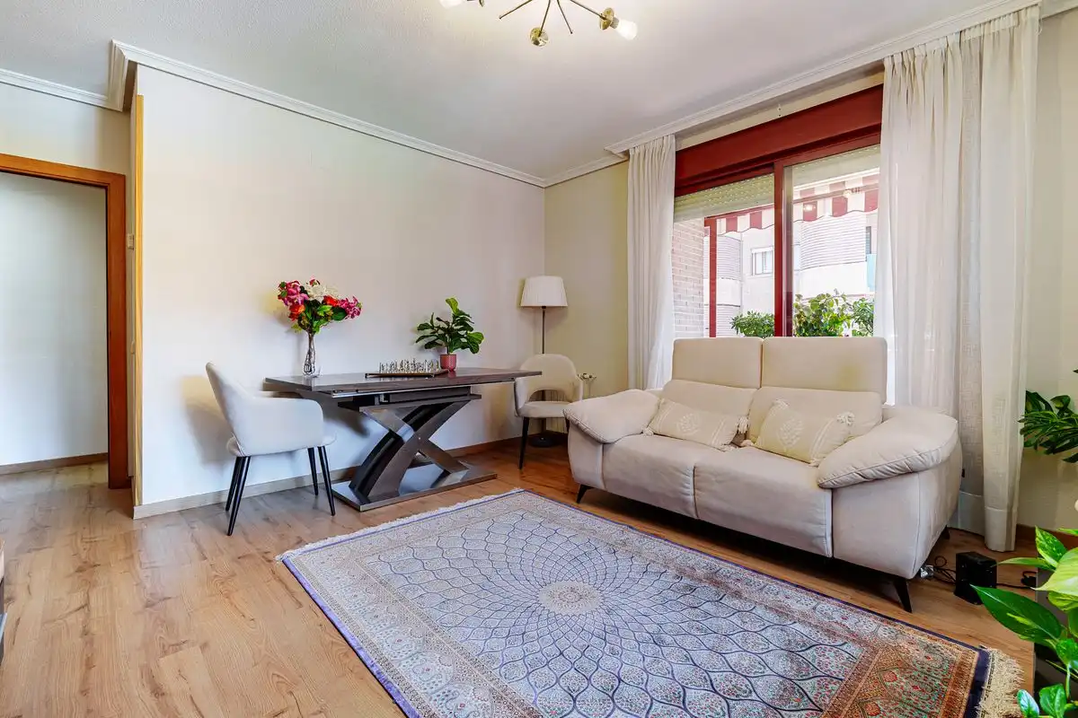 Living room of Flat for sale in Alcalá de Henares  with Air Conditioner, Heating and Private garden