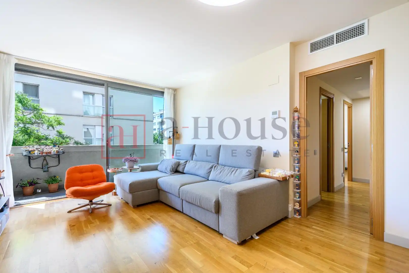 Wohnzimmer von Wohnung zum Verkauf in Barcelona mit Heizung, Parkett und Terrasse