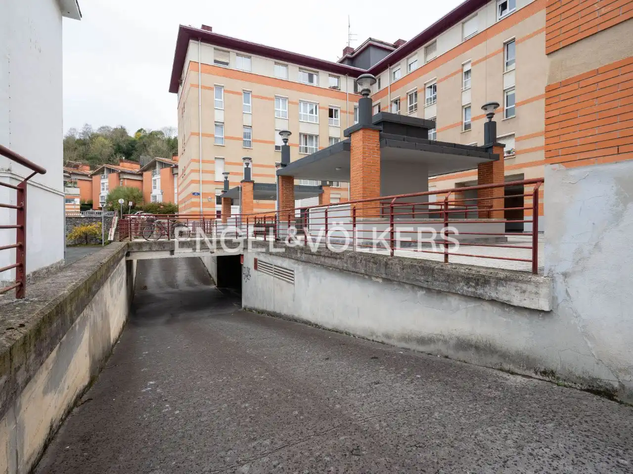 Außenansicht von Garage zum Verkauf in Donostia - San Sebastián 