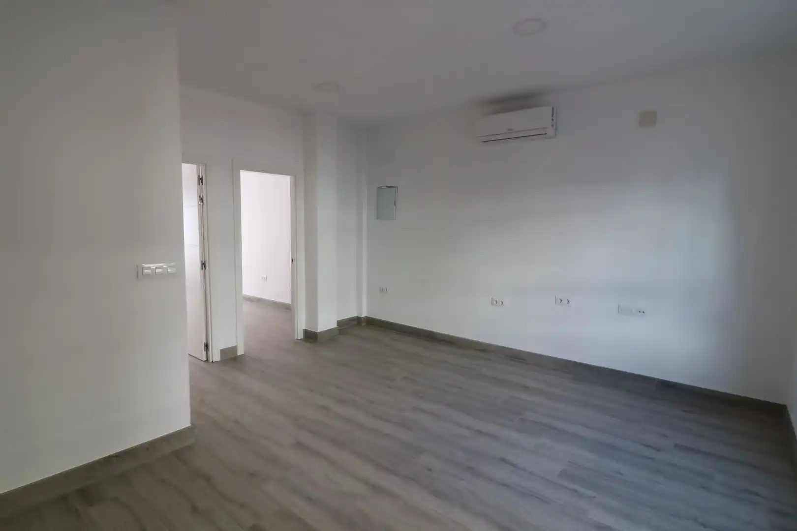 Flat for sale in Sevilla  with Air Conditioner