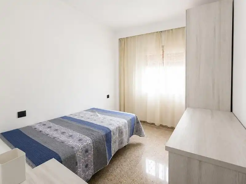 Habitación de Piso de alquiler en Málaga con Terraza y Amueblado